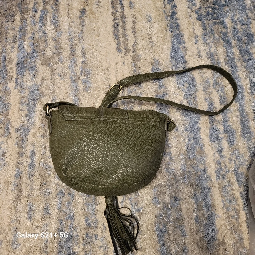 Kenneth Cole Shoulder 8.5inX6in
